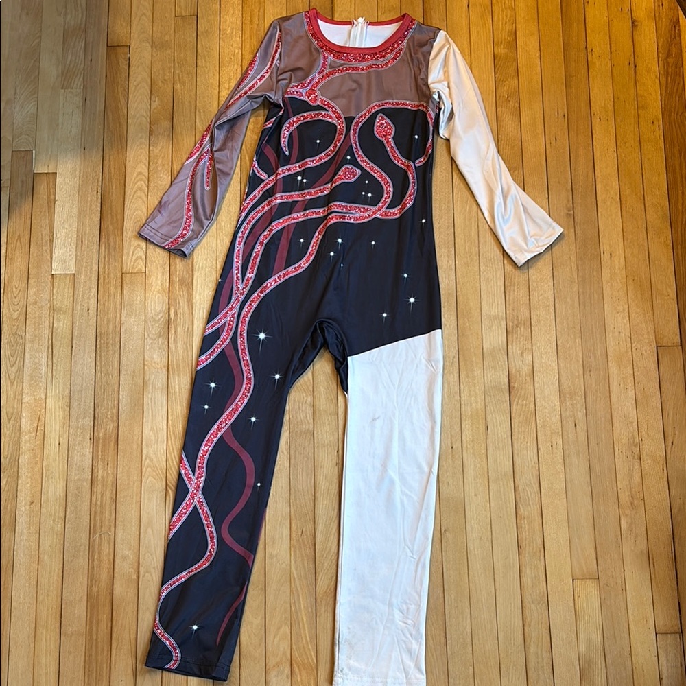 Kids Halloween costume: Taylor Swift “Reputation” Eras Tour